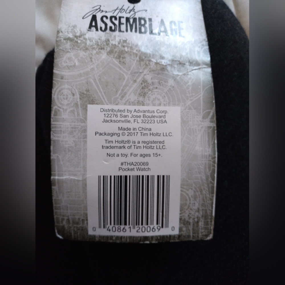 Must bundle! Tim Holtz assemblage locket - Picture 2 of 2
